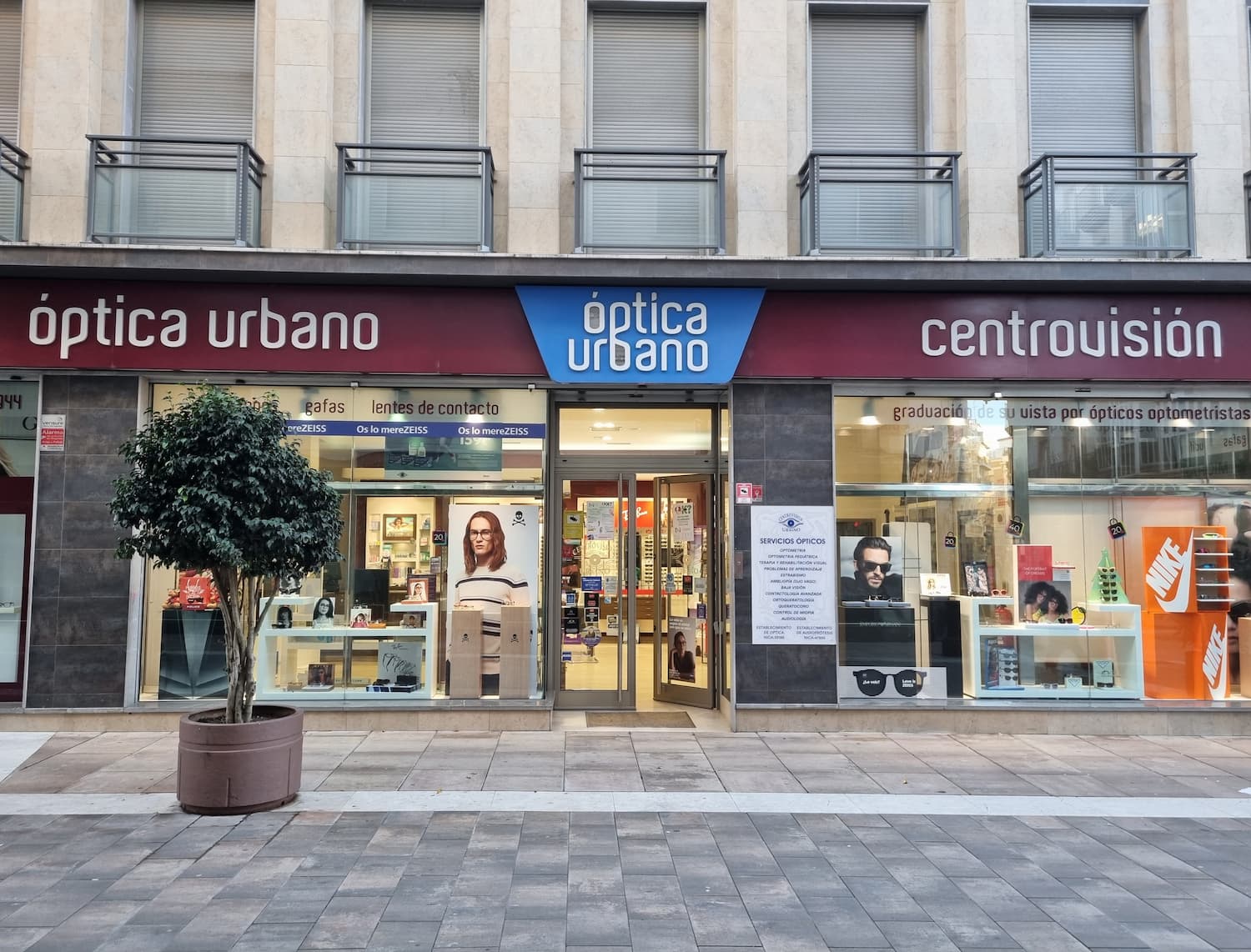 Fachada de Centrovisión Urbano - Gravina