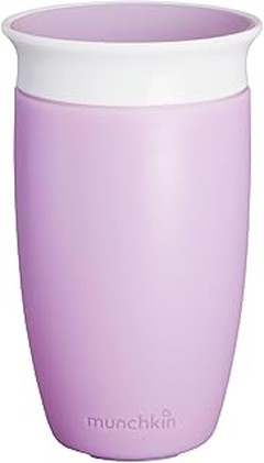Momento ideal para empezar a usar tazas antigoteo en bebés